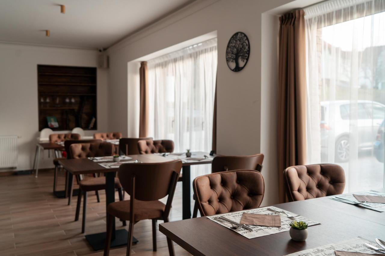 Rozsa Etterem & Panzio Bed & Breakfast Pecs Exterior photo